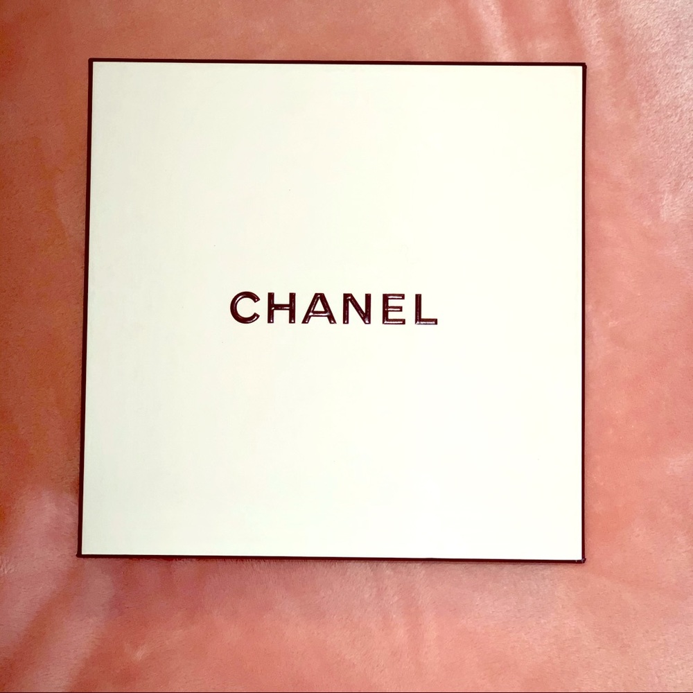 CHANEL Gift Box